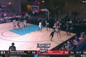 谢泼德：我和阿门互补！我们关系铁！场上频繁交流，场下形影不离